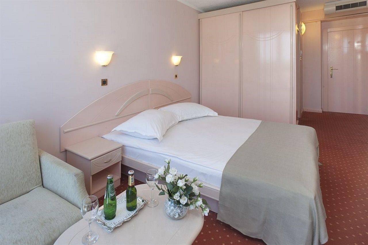 Hotel Park Plava Laguna Porec Bagian luar foto